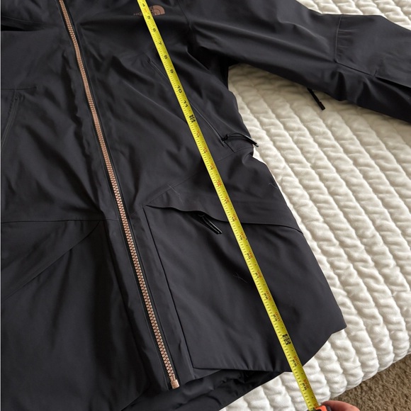 The North Face Women's Black Ski Jacket - Picture 14 of 14